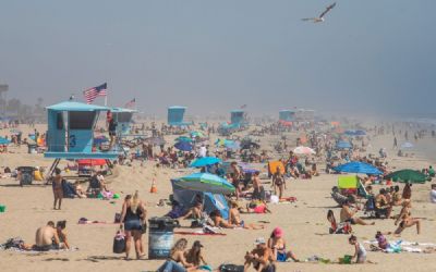 Califrnia fecha praias em Orange County aps multido desafiar orientao de isolamento
