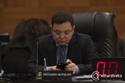 Botelho defende suspender volta s salas de aula caso Covid-19 continue em alta