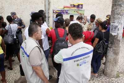 Vendedores ambulantes irregulares sero retirados das ruas e caladas do Centro Histrico