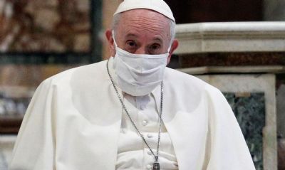 Papa diz que homossexuais devem ser protegidos por leis de unio civil