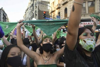 Senado da Argentina legaliza aborto no pas