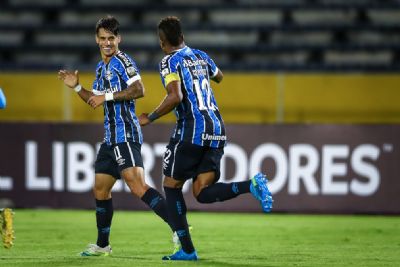 Ferreira lidera jovens do Grmio na Libertadores e acirra disputa no ataque titular