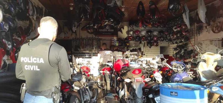 Empresrios so presos por vender peas de motos furtadas