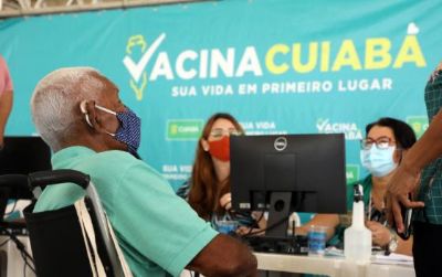 Cuiab vacina idosos acima de 80 anos na quinta; agendamento est liberado