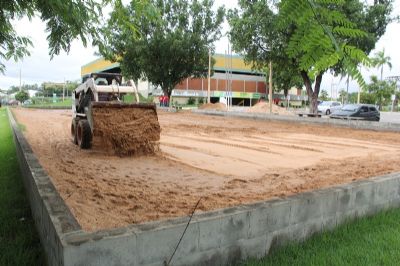 Reposio de areia no Complexo Dom Aquino, a pedido da classe dos esportistas de Cuiab