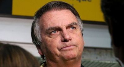 Bolsonaro deve ser transferido para hospital em Braslia, diz filho