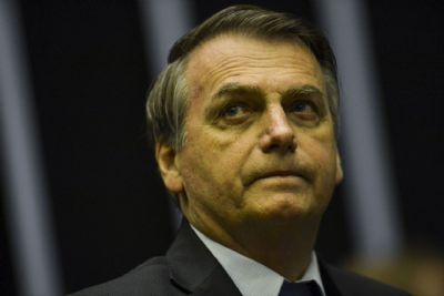 Celular de Bolsonaro foi alvo da ao de hackers, afirma ministrio