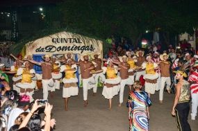 Desfile dos tradicionais blocos marcou o encerramento do carnaval da Orla