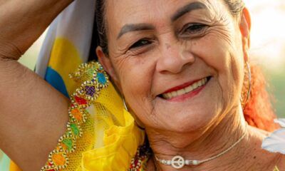 ​Dona Domingas conquista Prmio Nacional e celebra 70 anos com ensaio aberto do Flor Ribeirinha em seu quintal