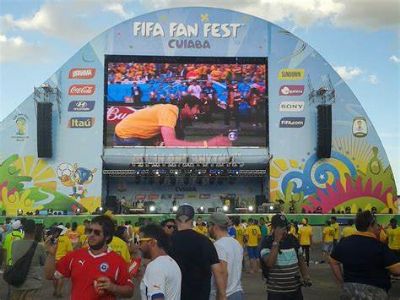 Prefeitura garante apoio e cuiabanos podero assistir mais um jogo da Seleo Brasileira no FanFest