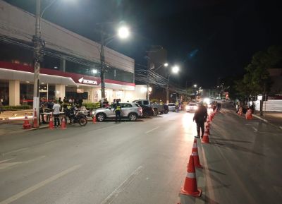 ​Treze motoristas so presos por embriaguez na Avenida Isac Pvoas