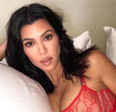 Kourtney Kardashian posa de lingerie transparente: 