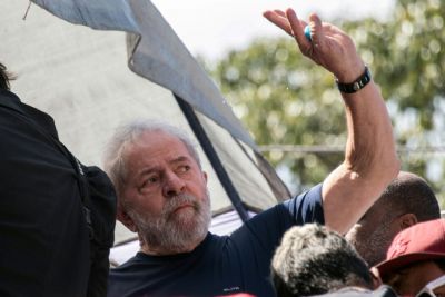 Defesa de Lula vai apresentar pedido de imediata soltura nesta sexta