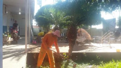 Escola de Rondonpolis recebe mutiro de limpeza feito por reeducandos