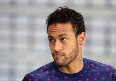Neymar  punido por soco em torcedor e fica fora trs jogos