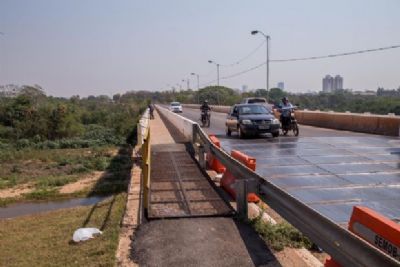Ministrio Pblico investiga construo de ponte ao custo de R$ 6 milhes que segue interditada