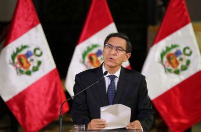 Presidente do Peru dissolve Congresso, que responde com suspenso e nomeao de nova presidente