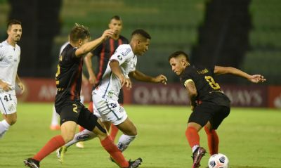Santos empata com Deportivo Lara e avana na pr-Libertadores