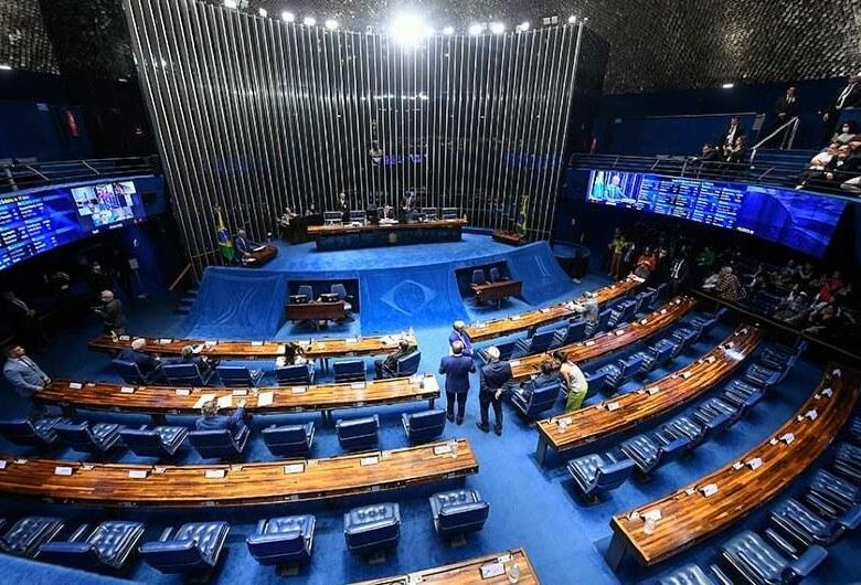 Para no favorecer Bolsonaro e Lula, Senado desiste de investigar escndalo no MEC e pesquisas eleitorais