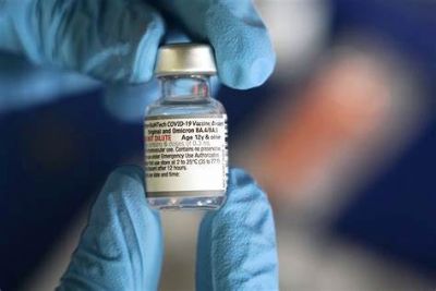 ​Estado comea a aplicar vacina bivalente contra covid em campanha de 5 etapas