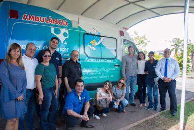 Campo Novo do Parecis entrega ambulncia para o HCanMT