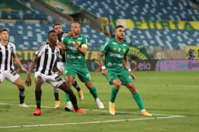 Cuiab faz histria de novo e passa pelo Botafogo