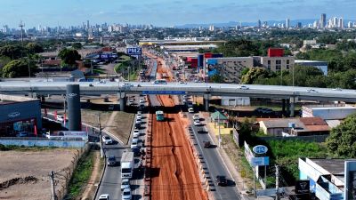 Obras do BRT chegam  passagem de nvel na FEB e rotas alternativas buscam evitar engarrafamentos