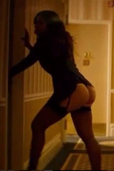 Anitta deixa o bumbum de fora em novo clipe, 'Downtown' e 'causa' na web