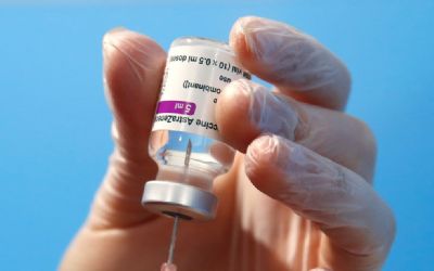 MT recebe 8,5 mil doses da AstraZeneca para vacinar quilombolas e envia para 3 municpios