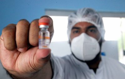 Vrzea Grande (MT) faz mutiro de vacina contra Covid-19 para profissionais da sade e funerrias