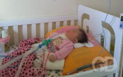 Beb de 1 ano com paralisia cerebral precisa de doaes
