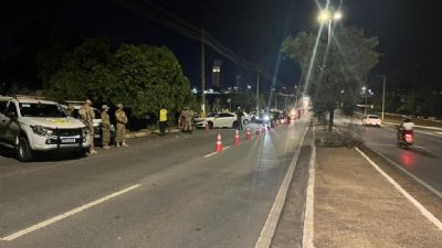 ​Lei Seca prende 4 motoristas embriagados e confecciona 63 multas em Cuiab