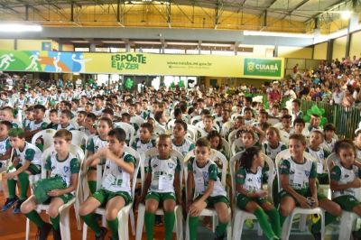 Programa Bom de Bola, Bom de Escola  lanado com 800 participantes