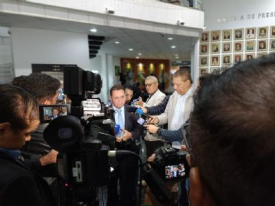 Botelho diz que pode recuar de candidatura  Prefeitura de Cuiab