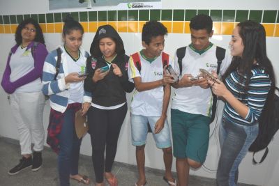 Alunos do municpio se adaptam  Lei de proibio do uso de aparelhos celulares em sala de aula