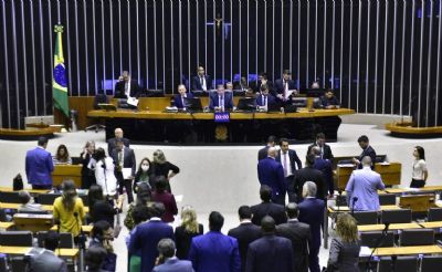 Deputados concluem votao do projeto de lei da minirreforma eleitoral