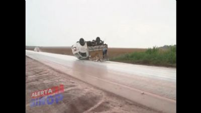 Equipe de TV em Sinop registra acidente na BR-163