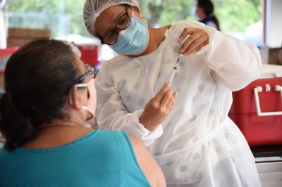 Cuiab chega  marca de 100 mil pessoas vacinadas com a primeira dose contra a Covid
