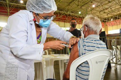 Cuiab retoma vacinao de idosos