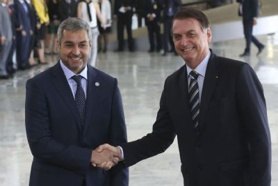 Presidente do Paraguai  recebido por Bolsonaro no Palcio do Planalto