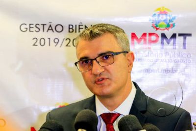 ​Ex-chefe do MPE  punido com censura por criticar Bolsonaro durante discurso de posse
