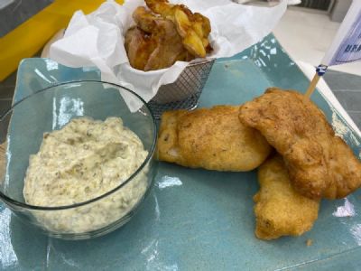 Fish and Chips: peixe empanado com batata frita