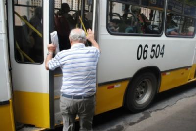 Procon-MT defende medidas para garantir direitos de idosos que usam transporte intermunicipal
