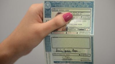 Bolsonaro confirma aumento de validade da carteira de motorista