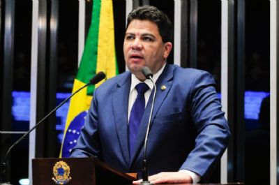 Senador Cidinho Santos comemora lanamento do Programa Nacional de Regularizao Fundiria