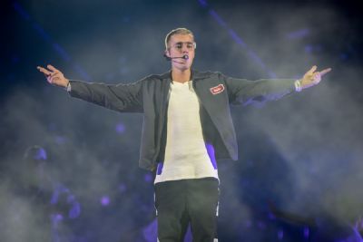 Justin Bieber cancela datas restantes da turn mundial 'Purpose'