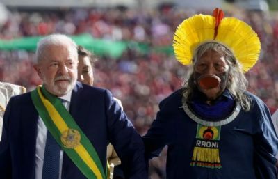 Cacique Raoni envia mensagem ao presidente Lula por ausncia em encontro com lideranas indgenas em MT