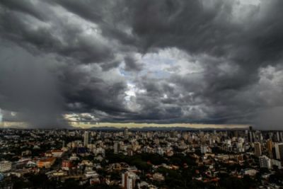 Instituto emite alerta de tempestade para todas as cidades de Mato Grosso