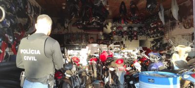 PC mira bando que movimentou R$ 12 mi com furtos de motos e cumpre mandados em Cuiab em VG