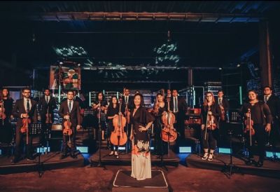 Orquestra mescla instrumentos clssicos com violas de cocho em apresentao no Sesc Arsenal